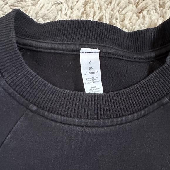 Lululemon Scuba Crew, Size 4 - Picture 4 of 6